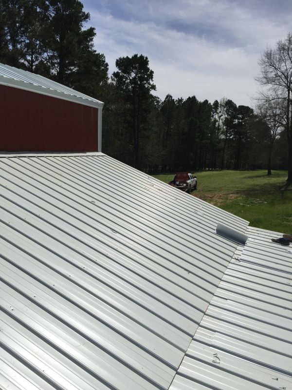 Barn Roof Construction in Naperville, IL